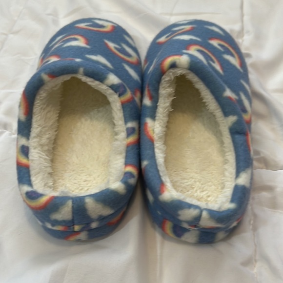 Youth Size M (3-4) Rainbow Cuddl Duds Slippers - Picture 2 of 4